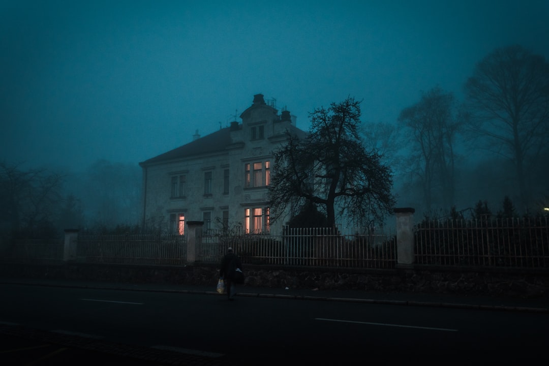 Photo Creepy mansion